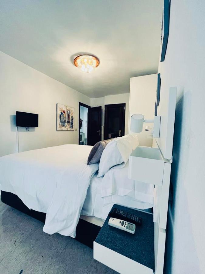 Apartament Otonell Centro Malaga Zewnętrze zdjęcie